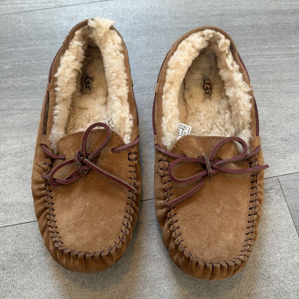 UGG Suede Sheepskin Slippers Women 9 US Comfy Used No Box
